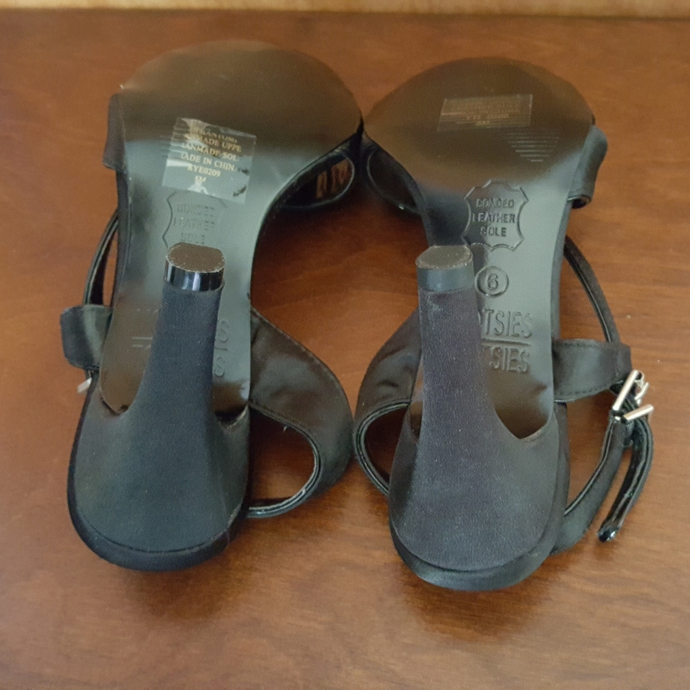 Mootsies Tootsies Size 6 Black Heels - Picture 11 of 13